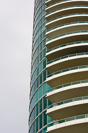 36145_DG_Color_USA_South_Beach_FL_Related_GroupZV4N4393