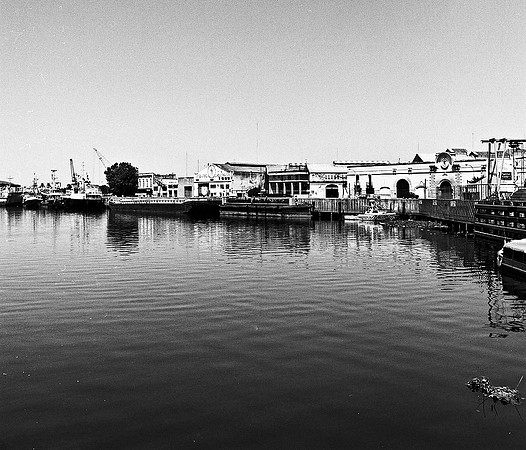 2639_FM_BW_SQ_LA_BOCA_BUENOS_AIRES_ARGENTINA_2004_10