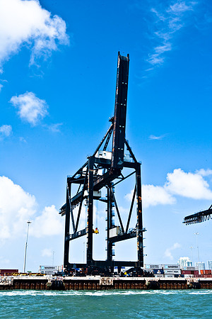85553_ZV4N_9178-825_Miami_FI_By_Boat_Pinker