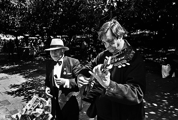 2667_FM_BW_35MM_BUENOS_AIRES_ARGENTINA_2004_25