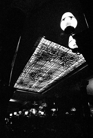 2630_FM_BW_35MM_CAFE_BUENOS_AIRES_ARGENTINA_2004_23