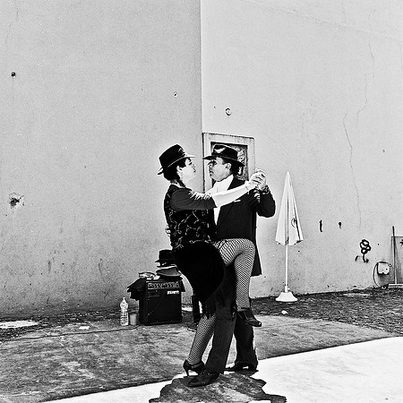 2632_FM_BW_SQ_LA_BOCA_TANGO_BUENOS_AIRES_ARGENTINA_2004_5