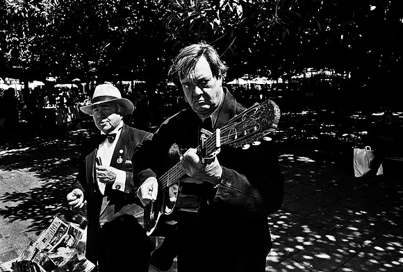 2667_FM_BW_35MM_BUENOS_AIRES_ARGENTINA_2004_27