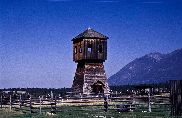 06839_B19_SL_COLOR_BANFF_TO_RADISSON_HOT_SPRINGS_TO_FORT STEEL_HWY93_95_BC_WS_97_18.jpg
