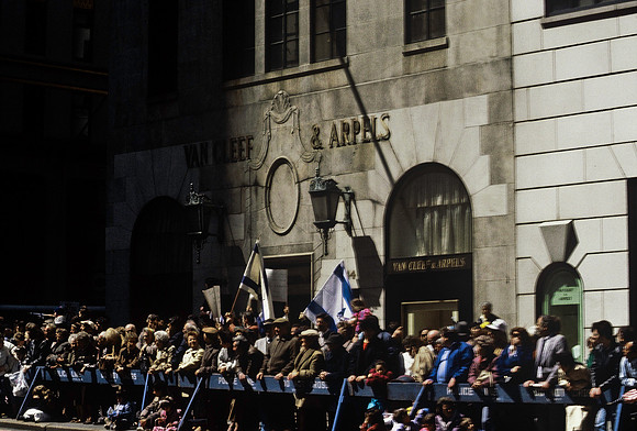 64030_B1_SL_COLOR_PARADE_NY_1992_10.jpg