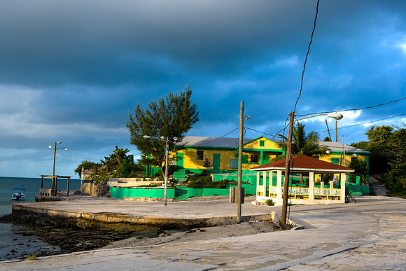 36163_DG_Color_USA_Harbour_Island_Bahamas_Related_GroupZV4N1693