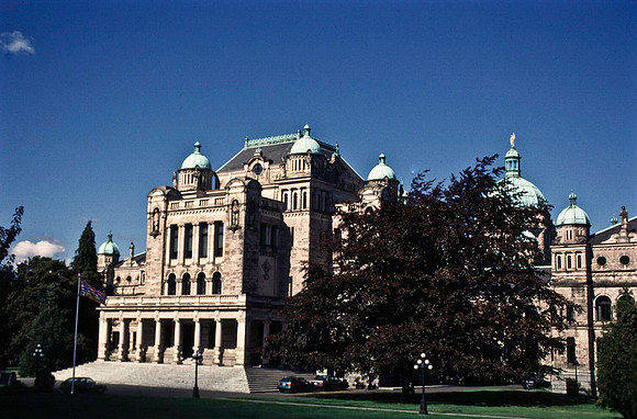 06806_B19_SL_COLOR_VICTORIA_WS_97_12.jpg