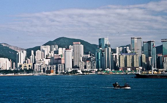 3867_SL_COLOR_AROUND_THE_WORLD_IN_8_MONTHS_APRIL_2000_18