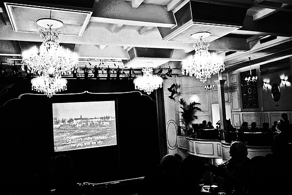 2668_FM_BW_35MM_TANGO_SHOW_CARTEL_BUENOS_AIRES_ARGENTINA_2004_7