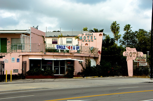 36156_DG_Color_USA_Miami_FL_Biscayne_BlvdDSC_1716_Oasis_Biscayne_BLV_Related 2
