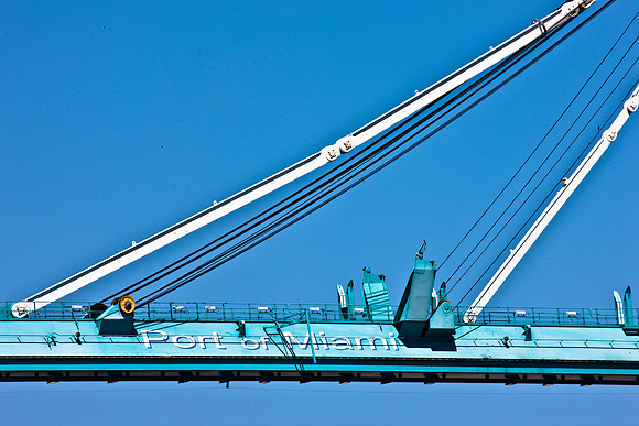 2702_DG_Port_MiamI_FL_5L8Y2236