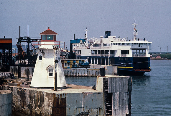 64033_B1_SL_COLOR_NY_78_16.jpg