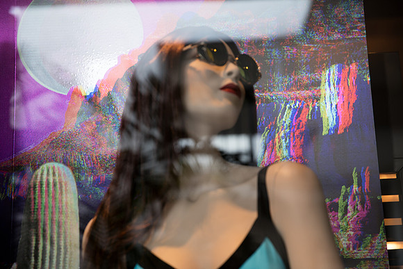 20160417_Mannequins_and_Windows_075A0072