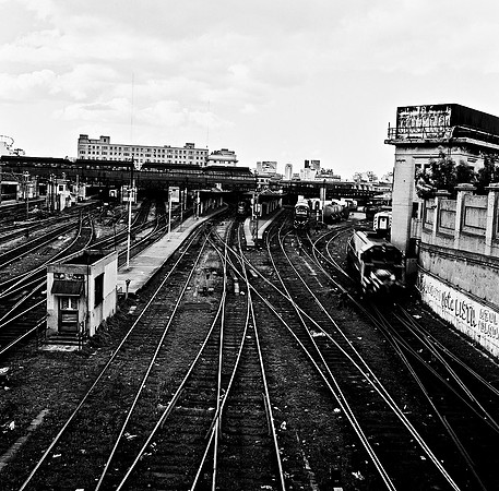 2657_FM_COLOR_SQ_TRAIN_STATION_BUENOS_AIRES_ARGENTINA_2004_9