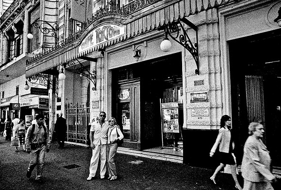 2630_FM_BW_35MM_CAFE_BUENOS_AIRES_ARGENTINA_2004_3