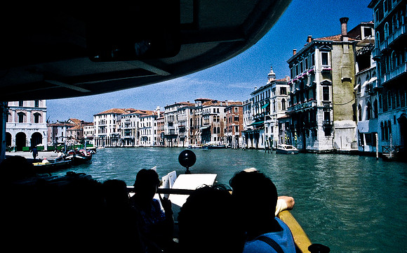 3814_SL_COLOR_AROUND_THE_WORLD_IN_8_MONTHS_APRIL_2000_11