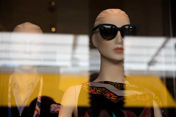 20160417_Mannequins_and_Windows_075A0130