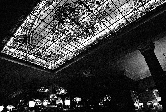 2630_FM_BW_35MM_CAFE_BUENOS_AIRES_ARGENTINA_2004_16