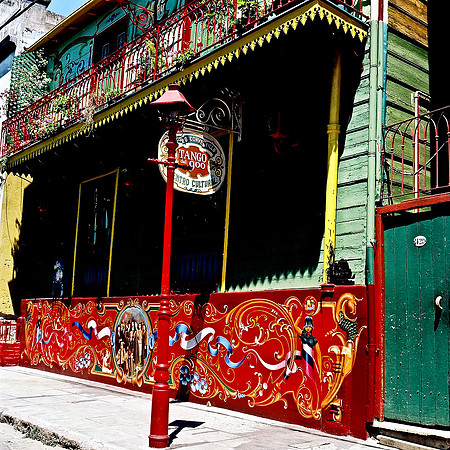 2635_FM_COLOR_SQ_LA_BOCA_TANGO_BUENOS_AIRES_ARGENTINA_2004_11