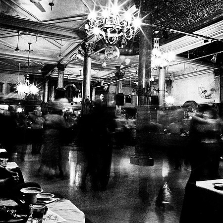 2652_FM_BW_SQ_CAFE_REAL-TANGO_BUENOS_AIRES_ARGENTINA_2004_9