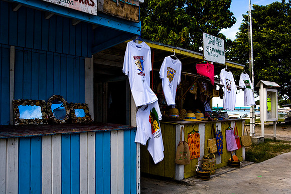 36174_DG_Color_USA_Harbour_Island_Bahamas_Related_GroupZV4N1178