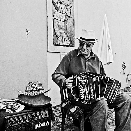 2637_FM_BW_SQ_LA_BOCA_TANGO_BUENOS_AIRES_ARGENTINA_2004_5
