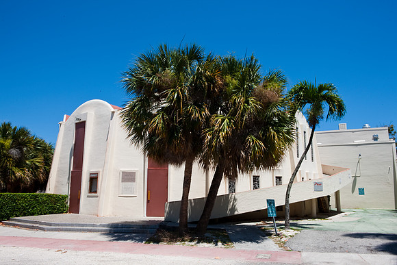 2901_DG_Pine_Tree_Ave_Temple_Miami_FL20090423-5L8Y6268