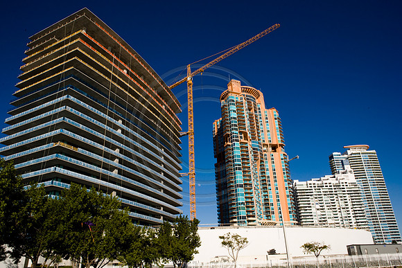 36136_DG_Color_USA_Miami_Beach_FL_Related_GroupZV4N0542