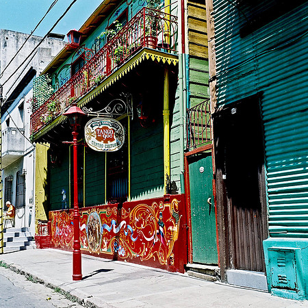 2635_FM_COLOR_SQ_LA_BOCA_TANGO_BUENOS_AIRES_ARGENTINA_2004_10
