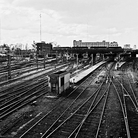 2657_FM_COLOR_SQ_TRAIN_STATION_BUENOS_AIRES_ARGENTINA_2004