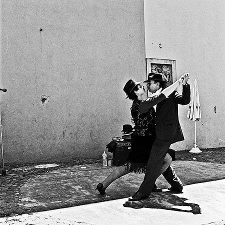 2638_FM_BW_SQ_LA_BOCA_TANGO_BUENOS_AIRES_ARGENTINA_2004_4