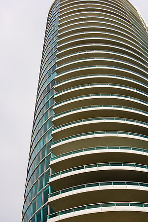 36145_DG_Color_USA_South_Beach_FL_Related_GroupZV4N4391