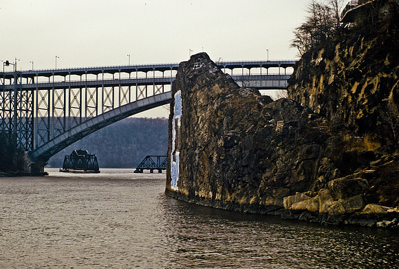 64049_B1_SL_COLOR_NY_86_15.jpg