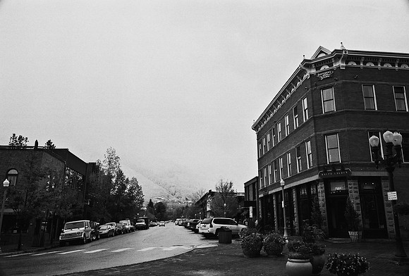 6083_FM_BW_CO_05_10.jpg