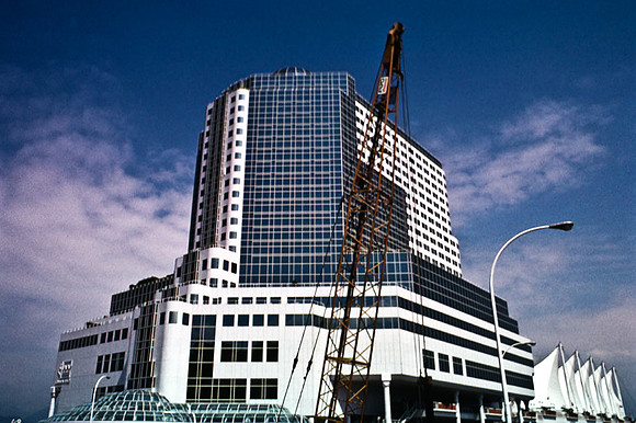2548_SL_BOX_I_COLOR_OVKA_VICTORIA_CANADA_2