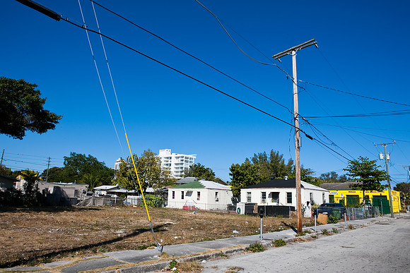 2607_Litlle_Haity_Miami_Avenue_20090307-5L8Y2226