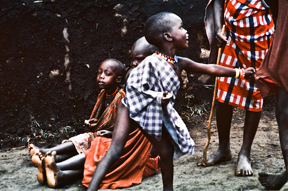 55422_SL_COLOR_TRIBE_CAMP_MASAI_KENYA_AFRICA_1989_13