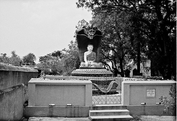 0784_FM_BW_35MM_BURMA_2