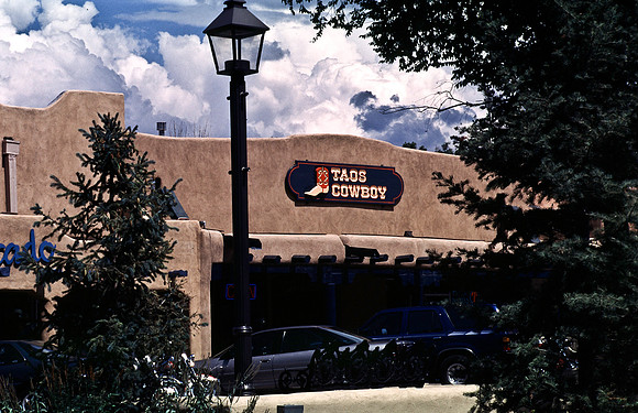 37866_B15_SL_COLOR_TAOS_NM_97_04.jpg
