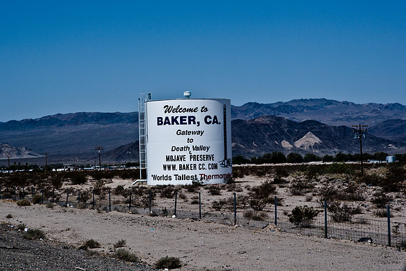 36351_DG_COLOR_BAKER_CALIFORNIA_CA_USA_2007_ZV4N_1025