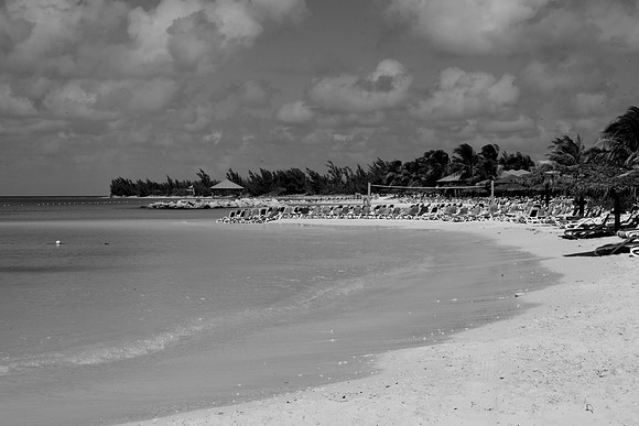 36169_DG_Color_USA_Harbour_Island_Bahamas_Related_GroupZV4N1999