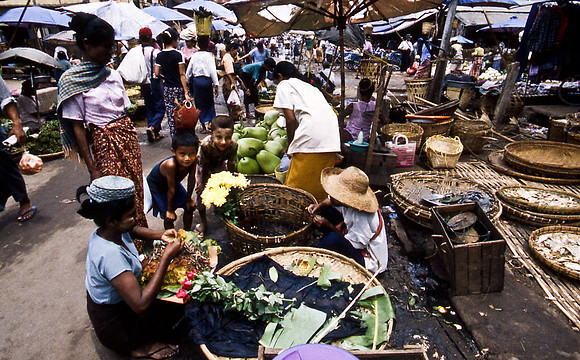 3484_SL_COLOR_AROUND_THE_WORLD_IN_8_MONTHS_APRIL_2000_2