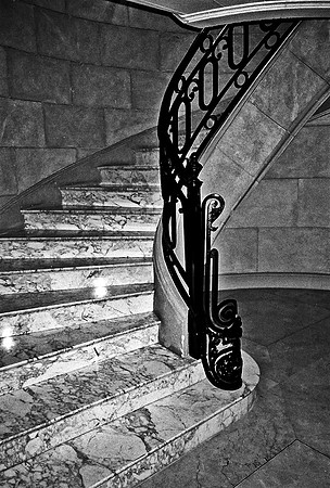 2667_FM_BW_35MM_BUENOS_AIRES_ARGENTINA_2004_11