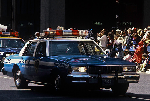 64030_B1_SL_COLOR_PARADE_NY_1992_09.jpg