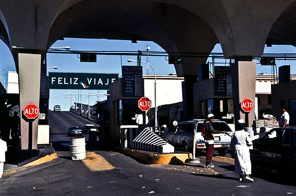 47906_B16_SL_COLOR_TREE_RIVER_HWY54S_TO_EL_PASO_JUAREZ_NM_97_03.jpg