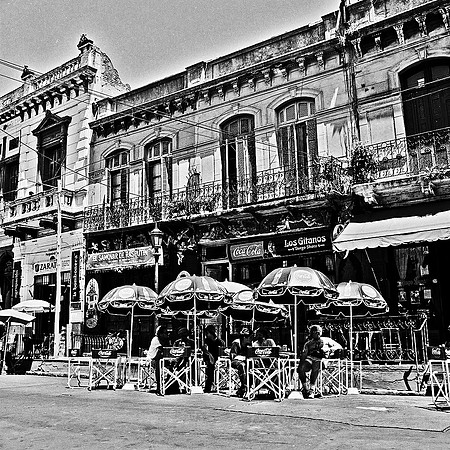 2637_FM_BW_SQ_LA_BOCA_TANGO_BUENOS_AIRES_ARGENTINA_2004_10