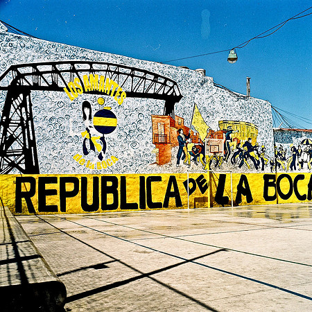 2635_FM_COLOR_SQ_LA_BOCA_TANGO_BUENOS_AIRES_ARGENTINA_2004_2
