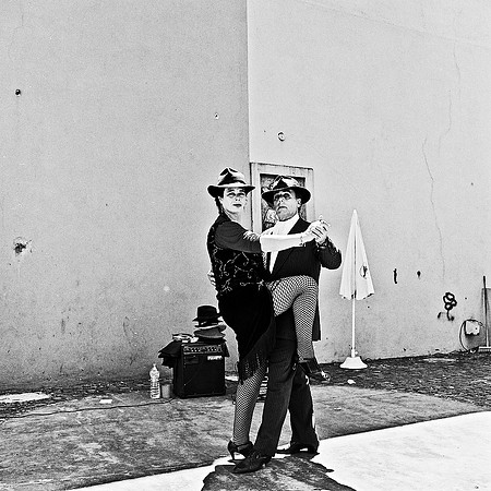 2632_FM_BW_SQ_LA_BOCA_TANGO_BUENOS_AIRES_ARGENTINA_2004_3