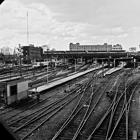 2657_FM_COLOR_SQ_TRAIN_STATION_BUENOS_AIRES_ARGENTINA_2004_1